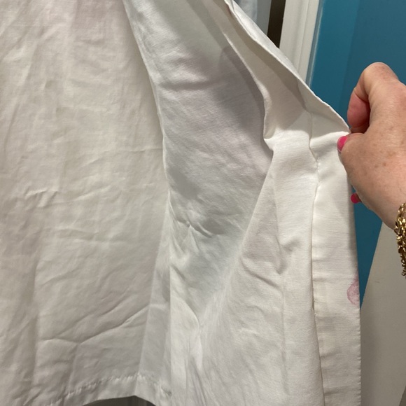 Two panels of white and pink flowers lined these are gently used. - Picture 7 of 8